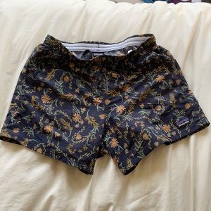 Patagonia Baggies shorts - hippie wildflower print